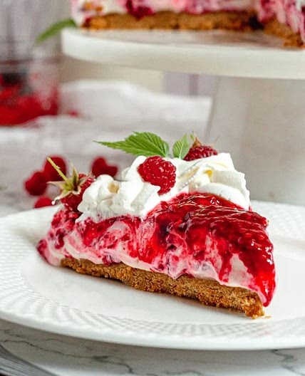 Vegan Raspberry Cheesecake (Gluten-Free)