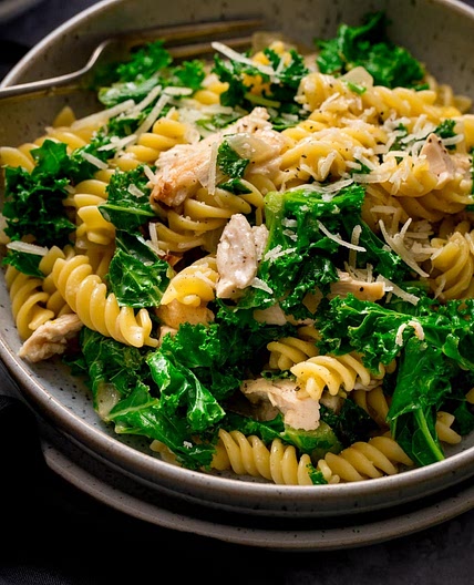 One Pot Garlic Chicken Pasta Recipe