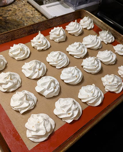 Vanilla Meringues