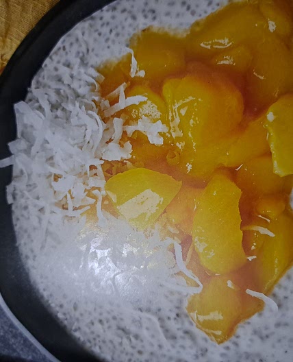 Tropical coconut chips seed pudding