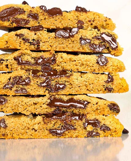 Vegan Peanut Butter Chocolate Chip Cookies