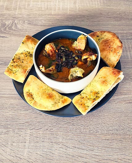 Dahl crémeux de patates douces avec naan