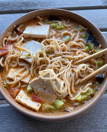 10-Minute Creamy Vegan Ramen Recipe