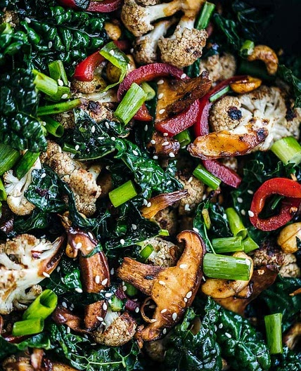 KALE MUSHROOM CASHEW STIR FRY