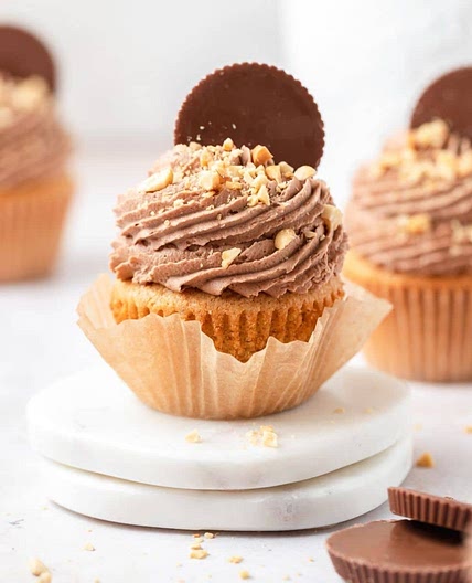Peanut Butter Cupcakes with Chocolate Buttercream
