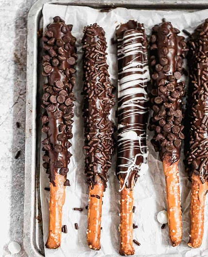 Chocolate Covered Pretzel Rods