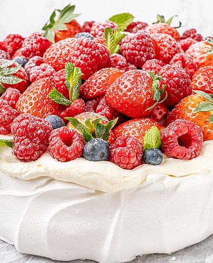 Pavlova Cake