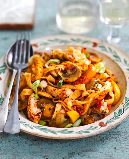 Easy chicken and pepper pasta recipe