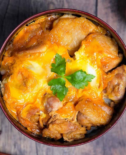 Easy Oyakodon (Japanese Chicken and Egg Rice Bowl)