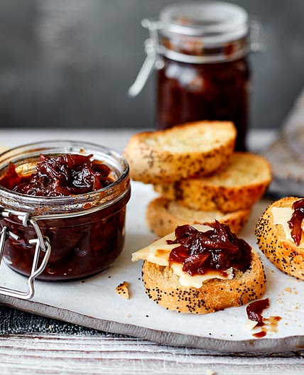 Caramelised onion chutney