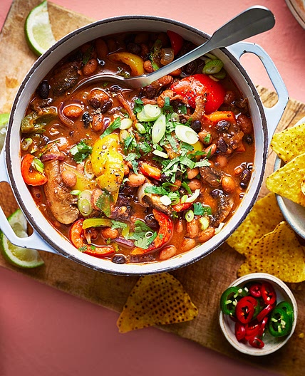 Smoky bean chilli