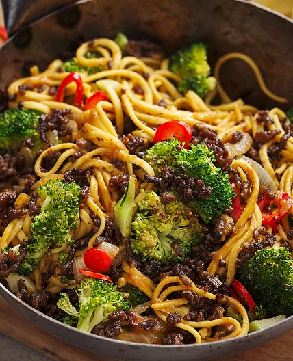 Crispy beef and broccoli stir-fry