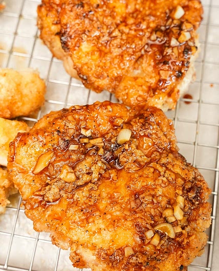 Honey Garlic Chicken (SUPER CRISPY!)