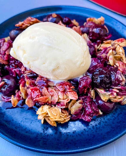 Easy Healthy Sugar-Free Blueberry Crisp