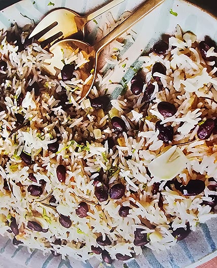 Fragrant lime, rosemary, coconut & black bean rice