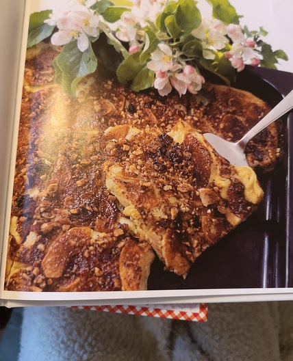 Ugnspannkaka med kaneläpplen (200b.y9)