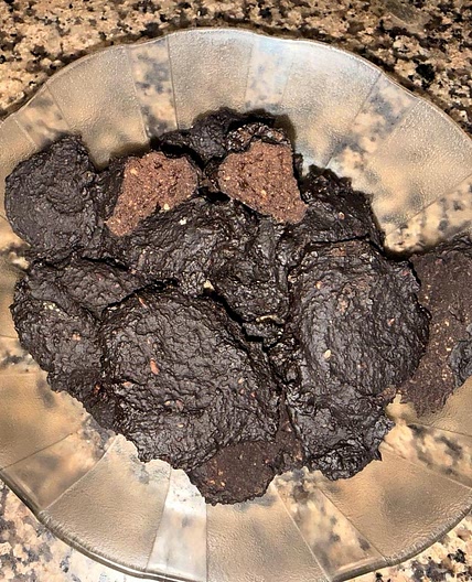 Galletitas tipo brownie de algarroba
