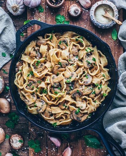 Cremige Champignon-Sauce mit Pasta