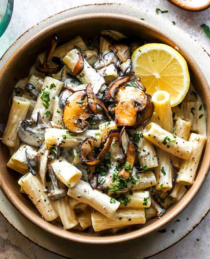 Creamy Mushroom Pasta (Vegan)