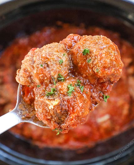 Crockpot Meatballs in Marinara