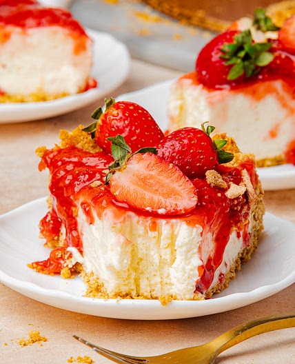 No Bake Strawberry Cheesecake