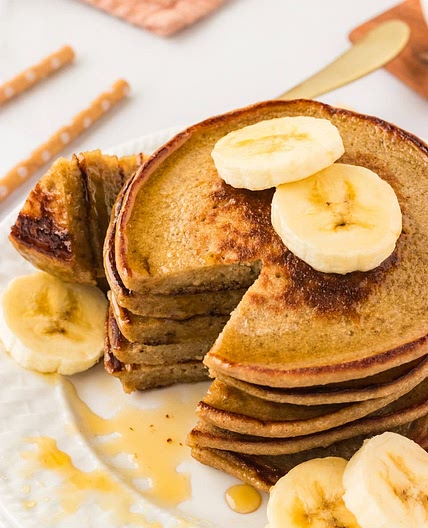 Banana Oatmeal Pancakes