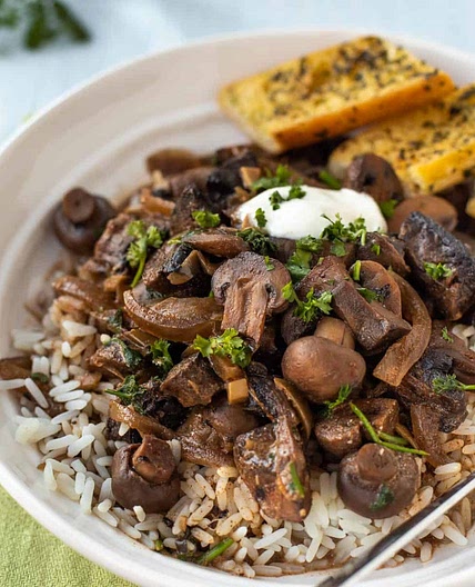 Slow Cooker Mushroom Stroganoff