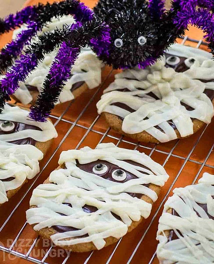 Easy Peanut Butter Mummy Halloween Cookie Recipe