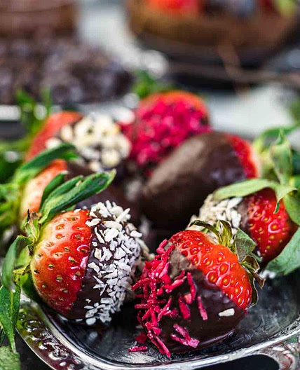 How To Make Keto Chocolate Covered Strawberries