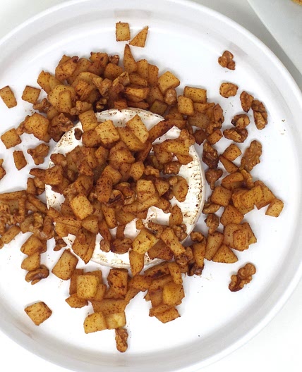 Baked Brie with Apple and Walnuts