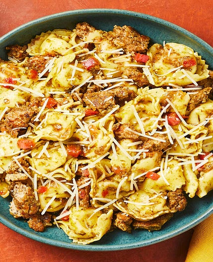 Chicken Sausage & Pesto Tortelloni with Saucy Tomato & Parmesan