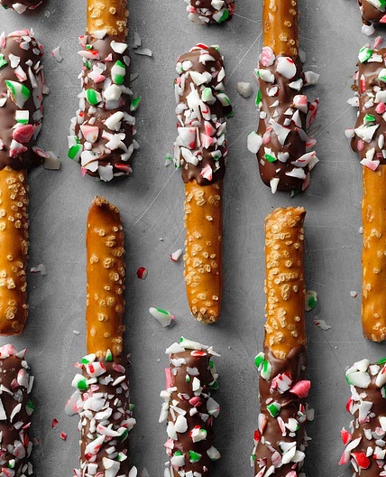 Peppermint Pretzel Dippers