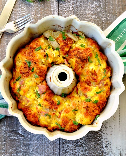 Savory Breakfast Monkey Bread