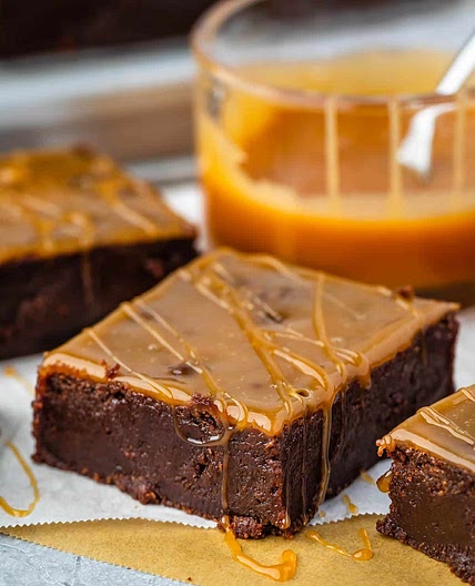 Easy Fudgy Caramel Brownies