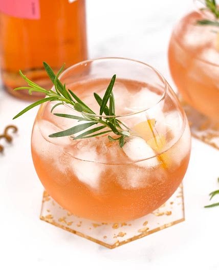 Rosé Wine Spritzer