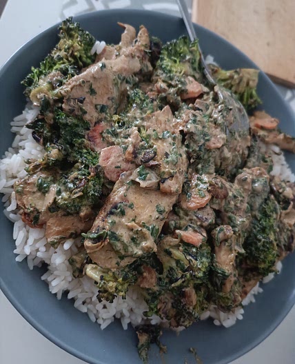 Brokkoli-Erdnuss-Pfanne