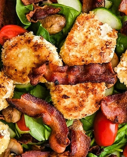 Spinatsalat mit warmem Ziegenkäse