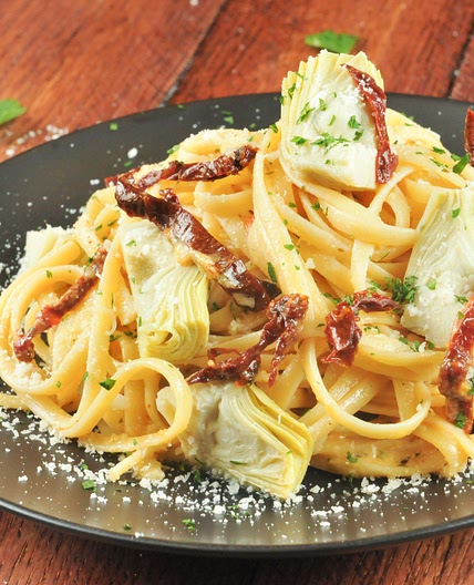 Linguine Carciofi with artichokes, pecorino cheese, and sun-dried tomatoes