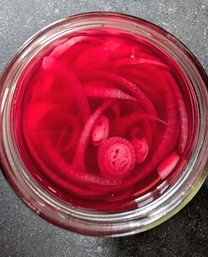 QUICK RED ONION PICKLE