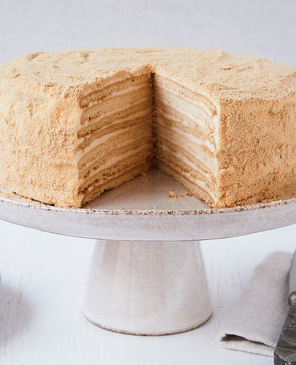 Medovik (Honigtorte) – nach Mamas Rezept, auf dem Dampfbad