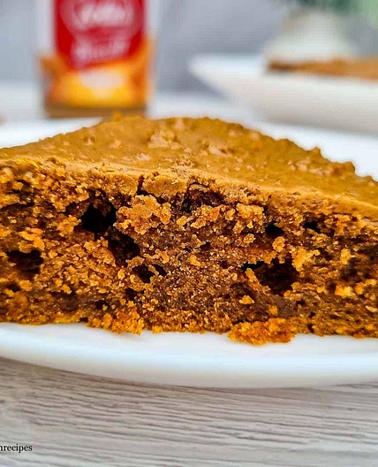 Easy Lotus Biscoff Cake