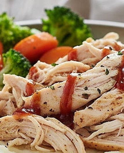 Pollo desmechado con puré de papa