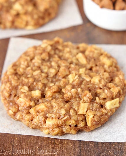 Healthy Apple Pie Oatmeal Cookies