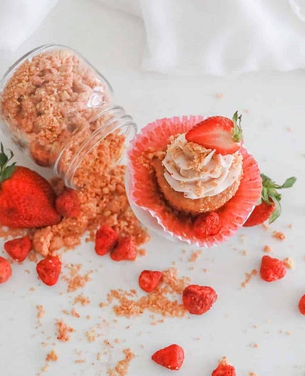 The Best Strawberry Shortcake Crunch Cupcakes from Scratch