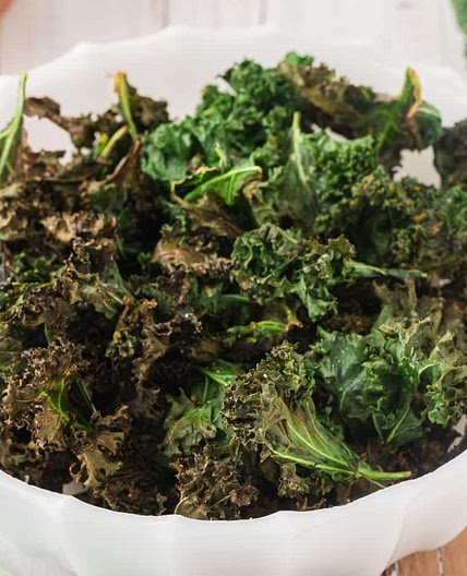 Air Fryer Kale Chips With Nutritional Yeast