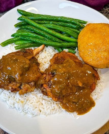 Soul Food Smothered Chicken Thighs