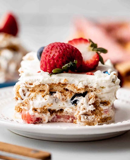 Easy Berry Icebox Cake