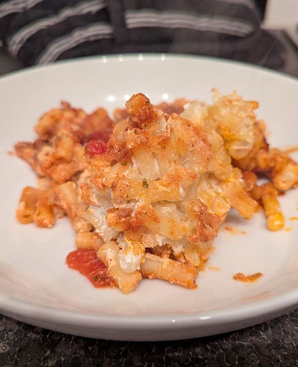 Greek lamb & macaroni bake