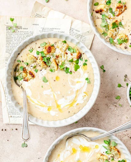Roasted Garlic Cauliflower Soup