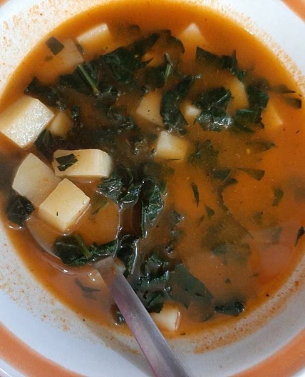 Sopa de papas con espinacas
